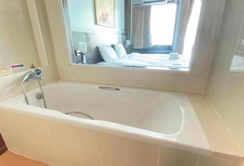 디럭스 룸, Sm Patong Resort