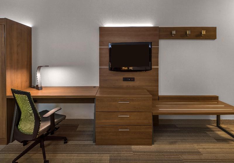 带大床的标准间, Holiday Inn Express Hotel & Suites Carson City, An Ihg