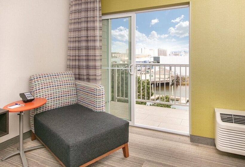 ダブルベッドスタンダードルーム, Holiday Inn Express Hotel & Suites Seaside Convention Center, An Ihg