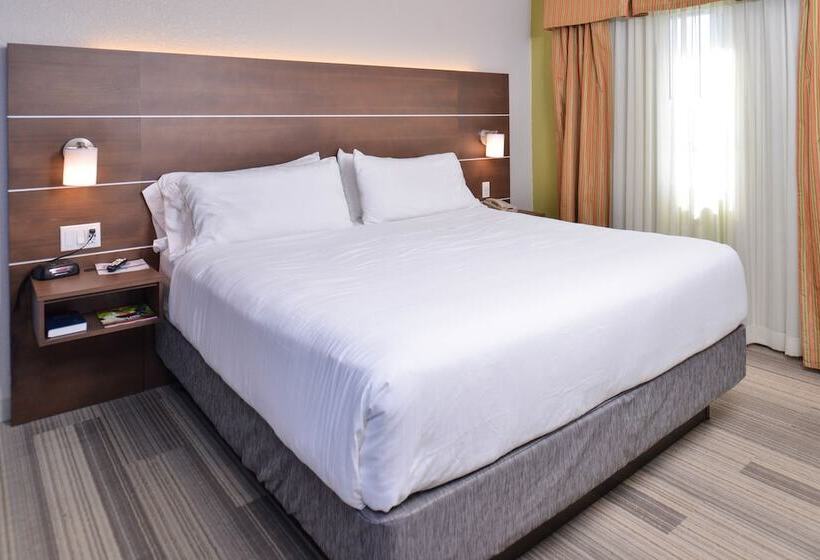 套房, Holiday Inn Express And Suites Stevens Point By Ihg