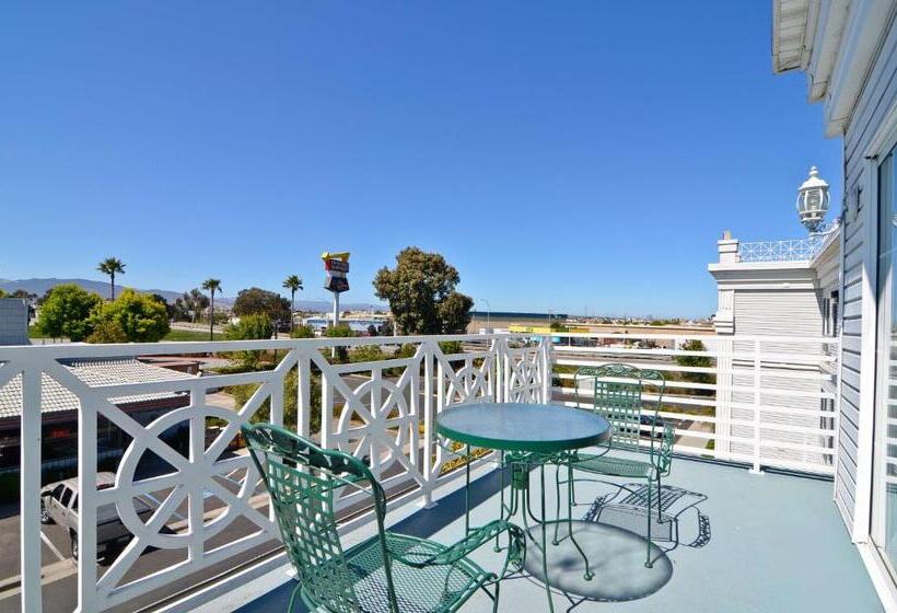 발코니가 있는 스위트, Best Western Salinas Monterey