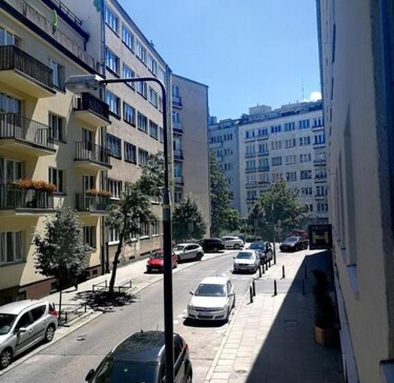 Кровать в Общей Комнате, Hostel Helvetia   Privates In City Center And Old Town