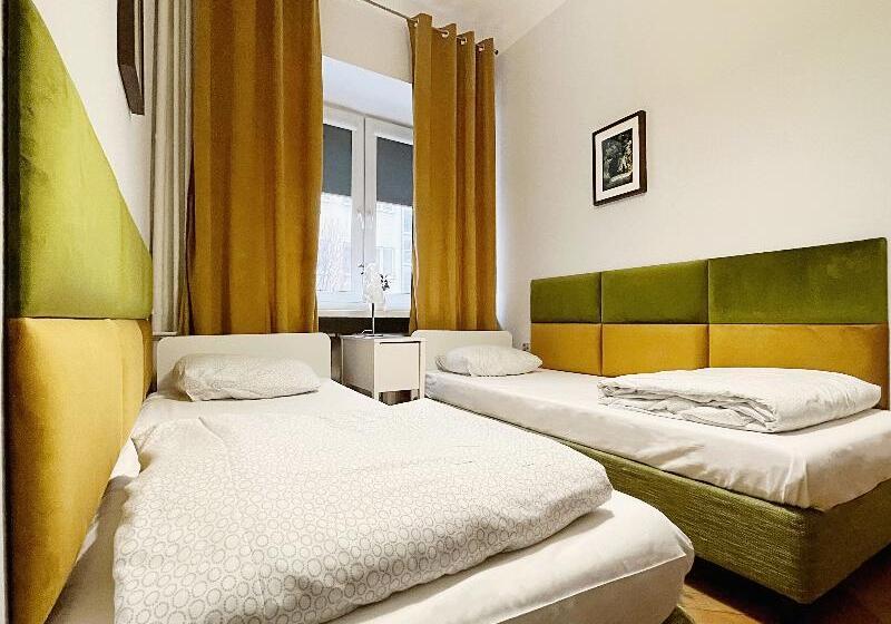 Номер Стандарт Совместная Ванная, Hostel Helvetia   Privates In City Center And Old Town