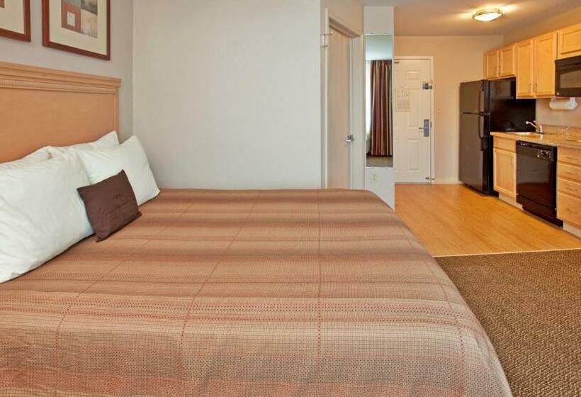 Люкс, Candlewood Suites Junction City   Ft. Riley, An Ihg