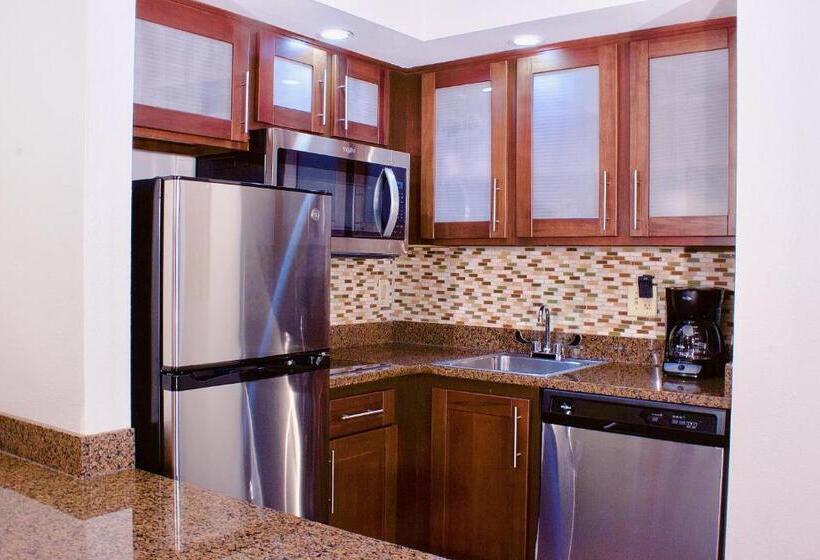 Suite met Kingsize Bed, Staybridge Suites Chattanooga Hamilton Place, An Ihg