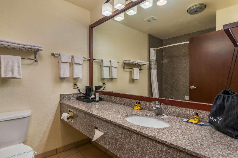 디럭스 스위트, Staybridge Suites Hot Springs, An Ihg