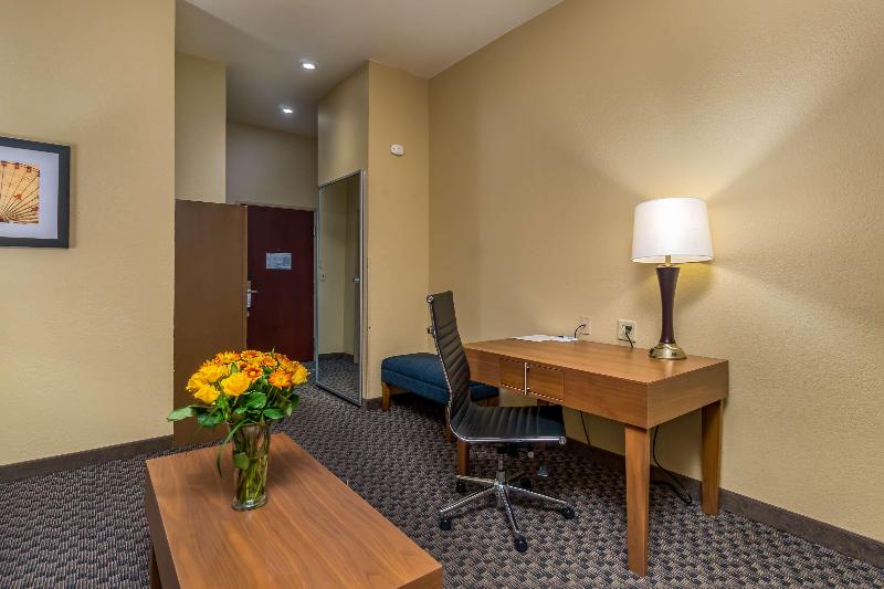 디럭스 스위트, Staybridge Suites Hot Springs, An Ihg