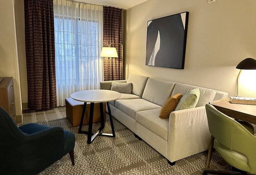 Люкс, Staybridge Suites Milwaukee West Oconomowoc, An Ihg