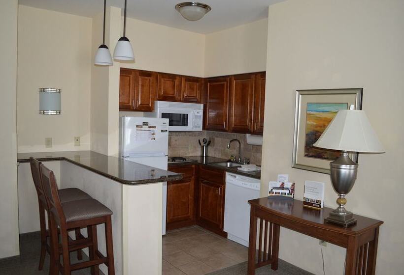 Люкс 2 Спальни, Staybridge Suites Milwaukee West Oconomowoc, An Ihg