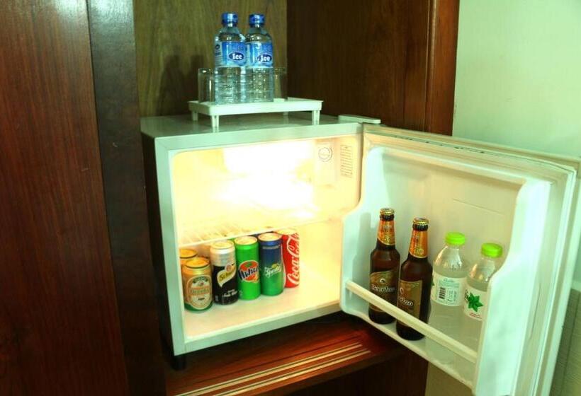 Номер Deluxe, Malinamphu