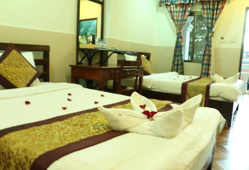 Номер Deluxe, Malinamphu