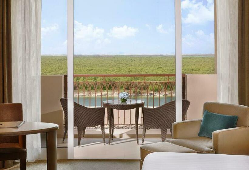 Номер Deluxe с Балконом, Anantara Eastern Mangroves Abu Dhabi