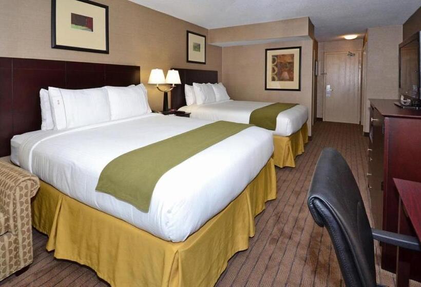 带2个双人床的标准工作室, Holiday Inn Express Boston Brockton, An Ihg