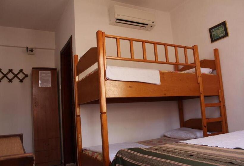 Standard Quadruple Room, Sabah Pansiyon