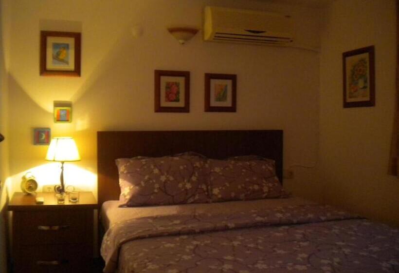 2 Bedroom House, Sabah Pansiyon