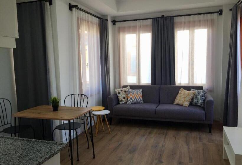 1 Bedroom Deluxe Apartment, Sabah Pansiyon