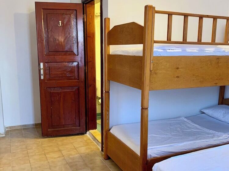 Standard Triple Room, Sabah Pansiyon