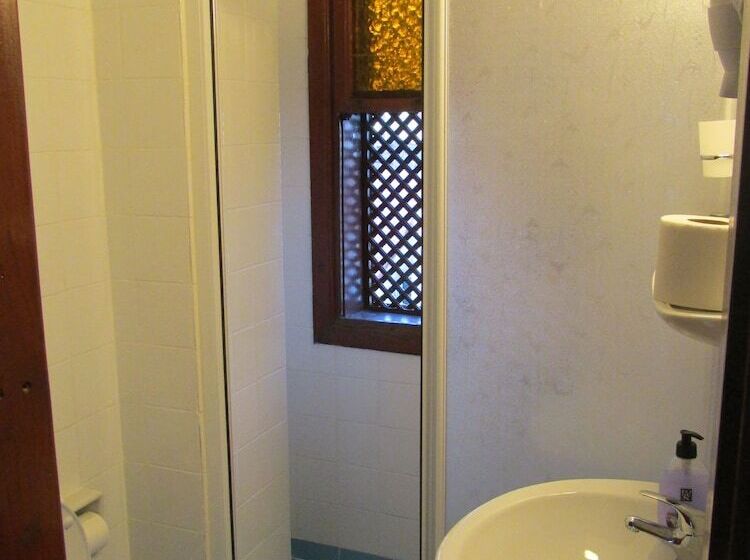 Standard Triple Room, Sabah Pansiyon