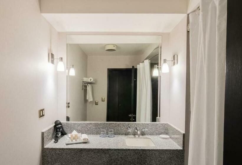 Номер Классика Кровать Кинг, Four Points By Sheraton Los Angeles
