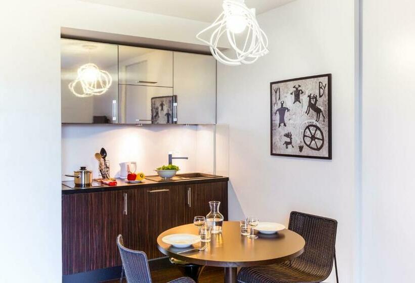 Студия Стандарт, Adagio Serris Val D Europe