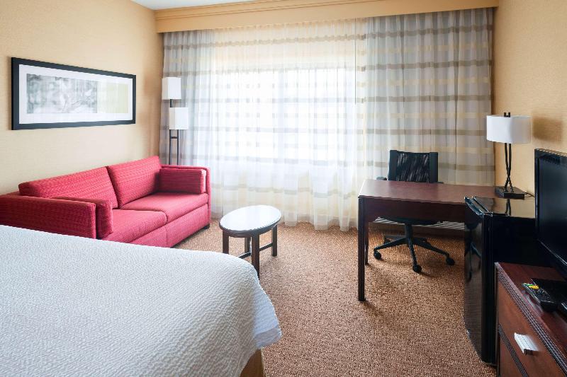 스위트 킹사이즈 침대, Sonesta Select Detroit Novi