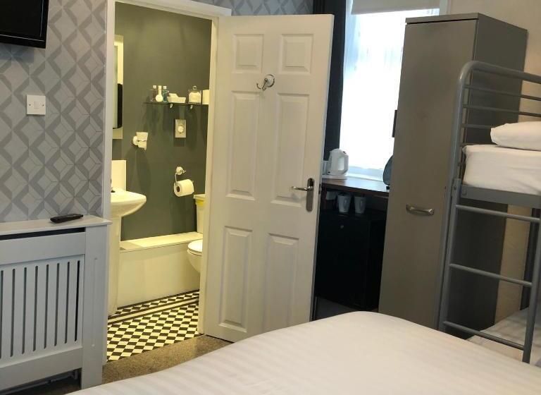 Семейный Номер Deluxe, Parkroyal Blackpool