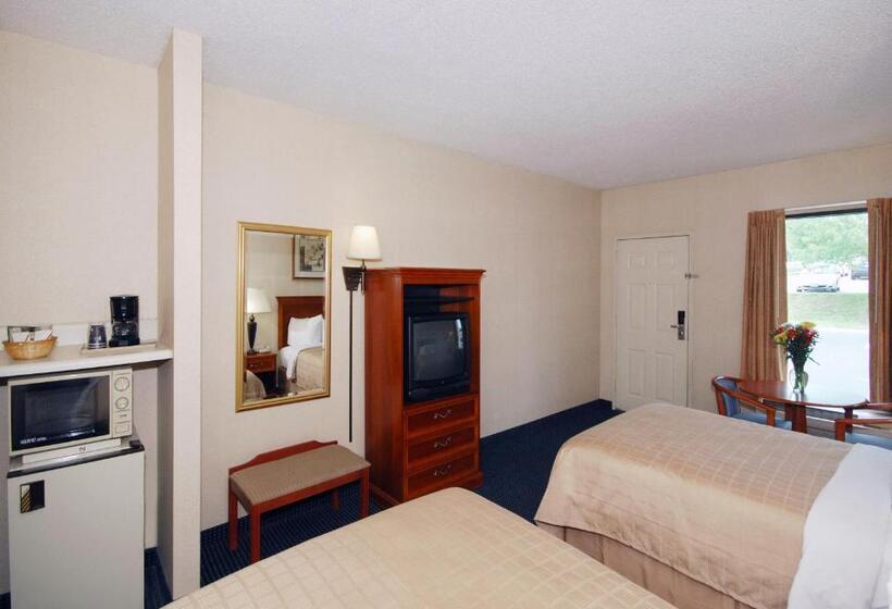 스탠다드 룸 더블 침대 2개, Quality Inn Troutville  Roanoke North