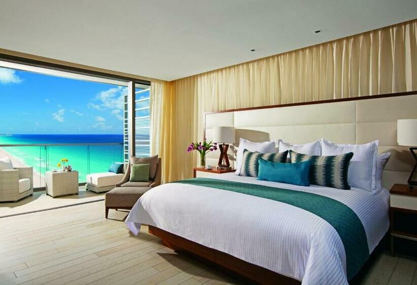 חדר דחוקס עם מיטת קינג, Secrets The Vine Cancun   All Inclusive Adults Only
