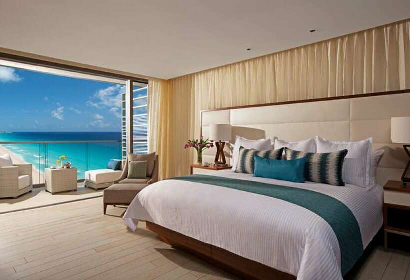 חדר קלאב עם מיטת קינג, Secrets The Vine Cancun   All Inclusive Adults Only