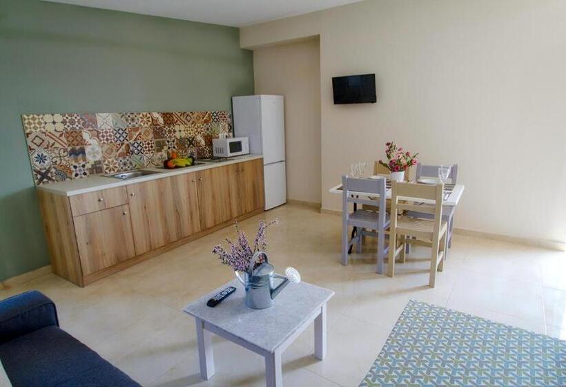 آپارتمان 1 خوابه, Two Brothers Studios & Apts