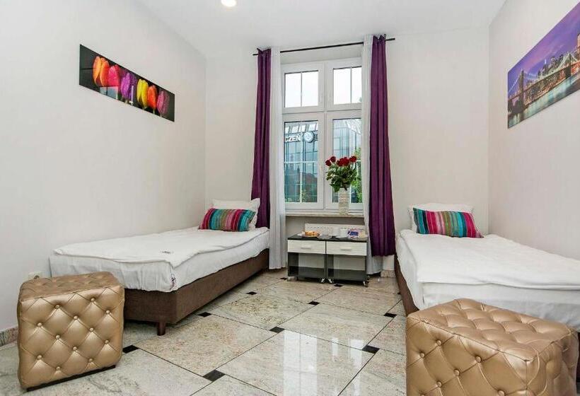 اتاق لوکس چهار تخته, 3 City Hostel