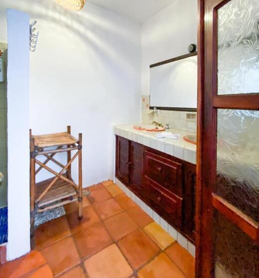 Economy Quadruple Room, Apart Hotel Casaejido