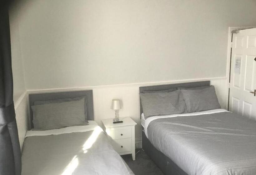 Семейный Номер, Cara Guesthouse
