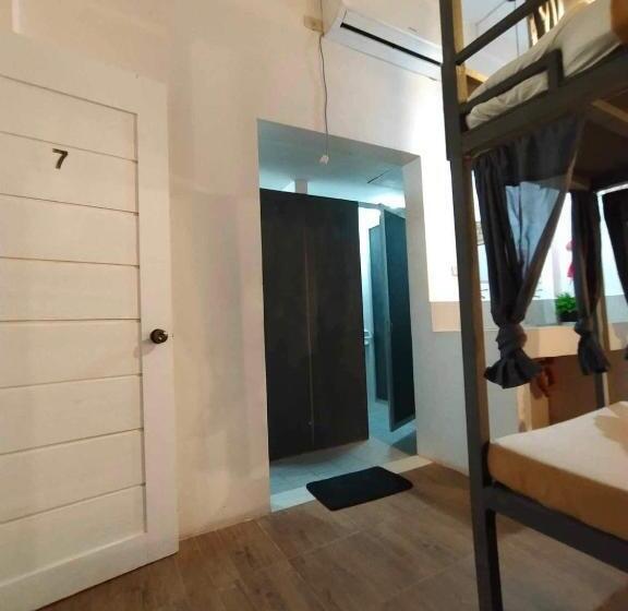 共用房间的床, Frachette S Bed & Breakfast