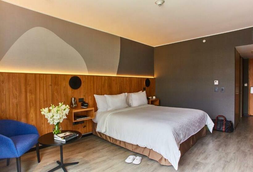 اتاق سوپریور با تخت بزرگ, Pullman Lima San Isidro