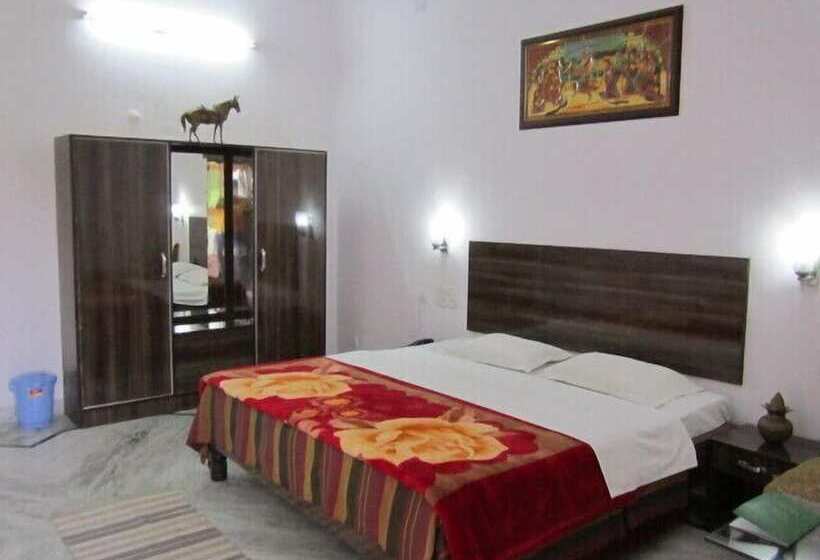 Номер Deluxe, Surya Khajuraho