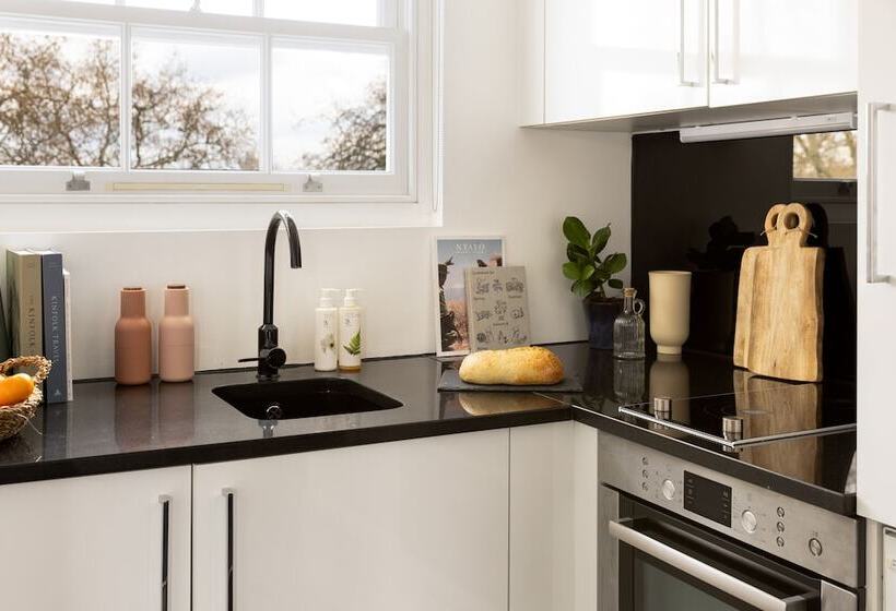 Апартаменты Premium 2 Спальни, Native Hyde Park