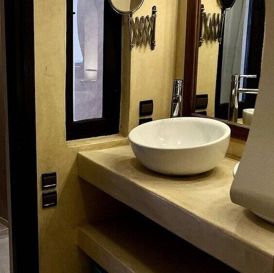 Delüks Oda, Riad Pourpre Medina