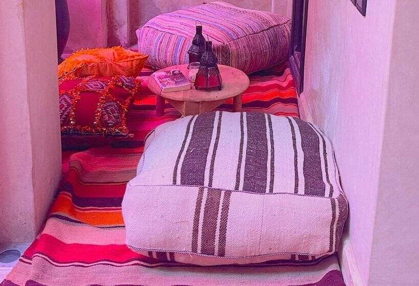 Delüks Oda, Riad Pourpre Medina