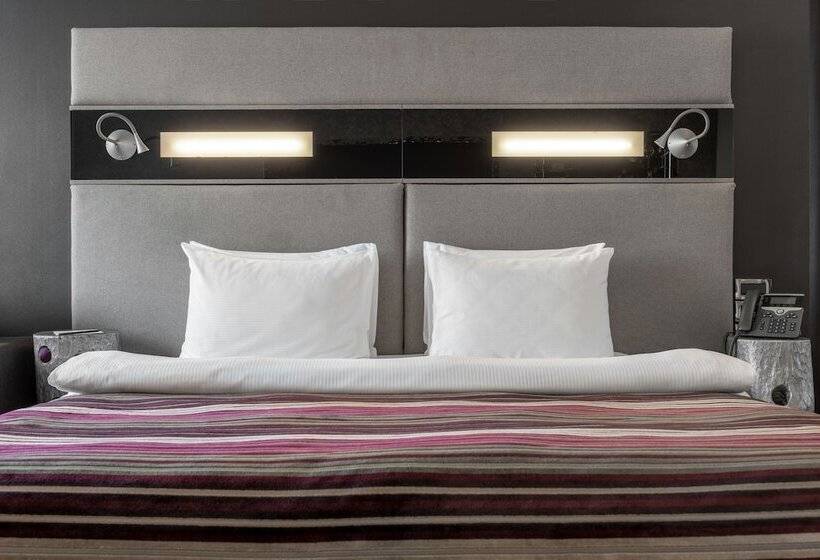 수피리어 룸, 11 Mirrors Design