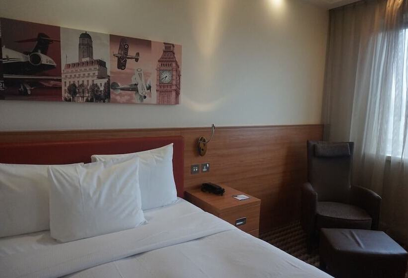 Номер Стандарт, Hampton By Hilton London Luton Airport