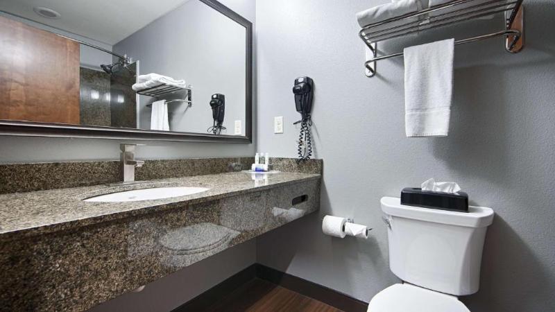 Стандартный Номер Кровать Кинг, Best Western Plus Williston Hotel & Suites