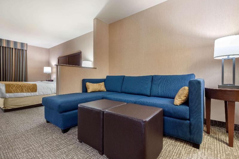 Люкс Кровать Кинг, Comfort Inn & Suites Mitchell I 90