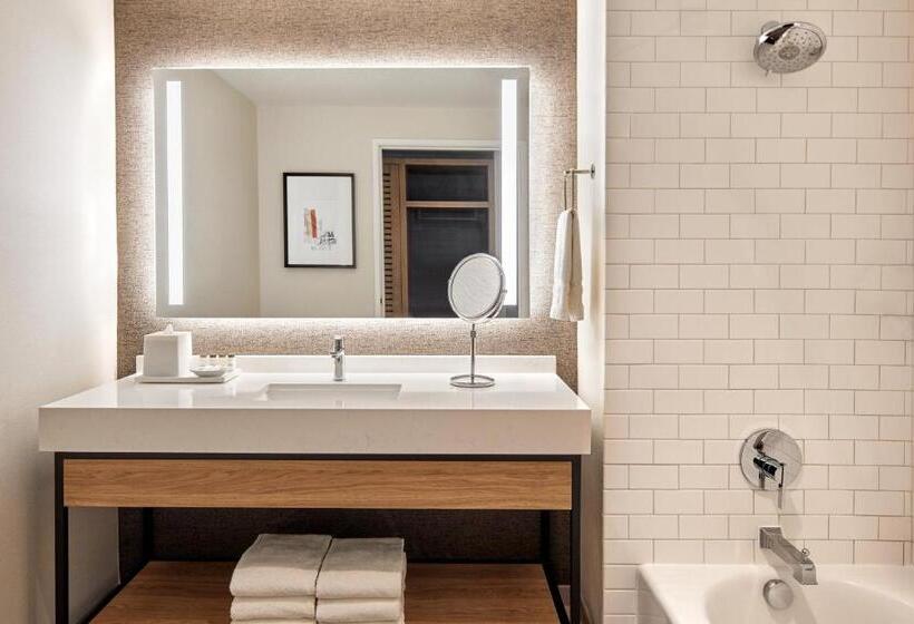 Номер Executive, Sheraton Phoenix Downtown