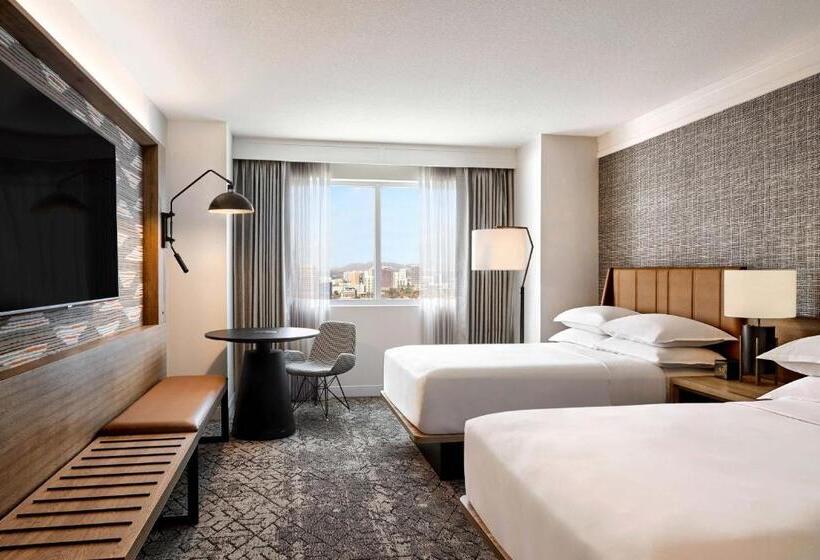 Люкс Клуб, Sheraton Phoenix Downtown