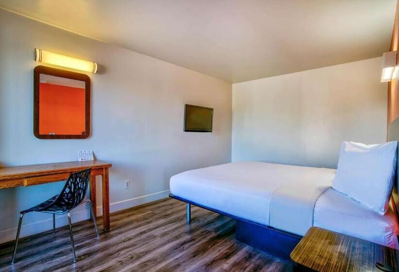 Стандартный Номер Кровать Кинг, Motel 6hesperia, Ca  West Main Street I15