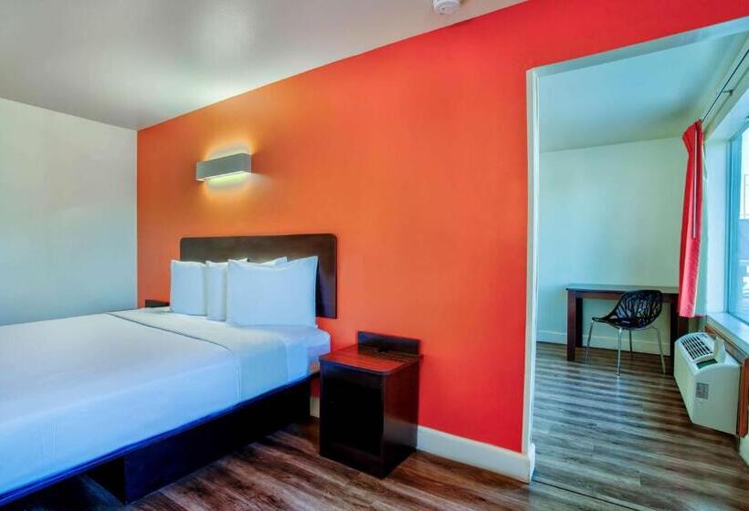 Люкс, Motel 6hesperia, Ca  West Main Street I15