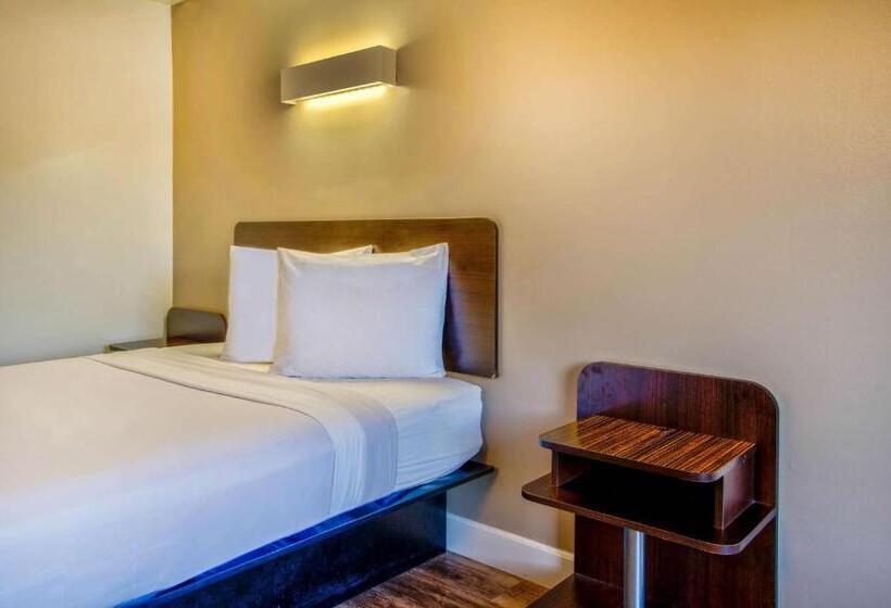 Номер Стандарт Адаптированный для Инвалидов, Motel 6hesperia, Ca  West Main Street I15