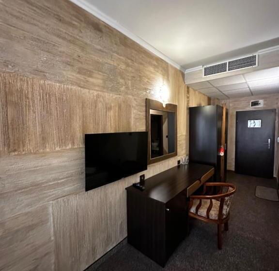 バルコニー付きスーペリアルーム, Art Hotel Babylon