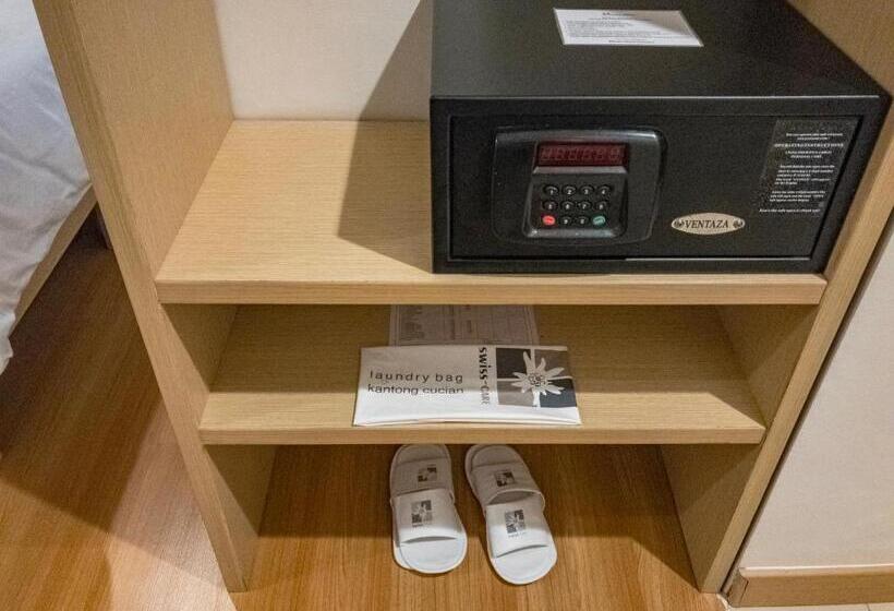 Номер Deluxe, Swiss Belinn Panakkukang